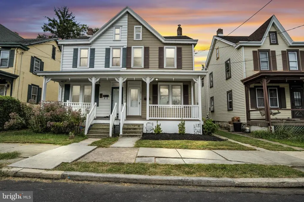 54 W Ridge St, Carlisle