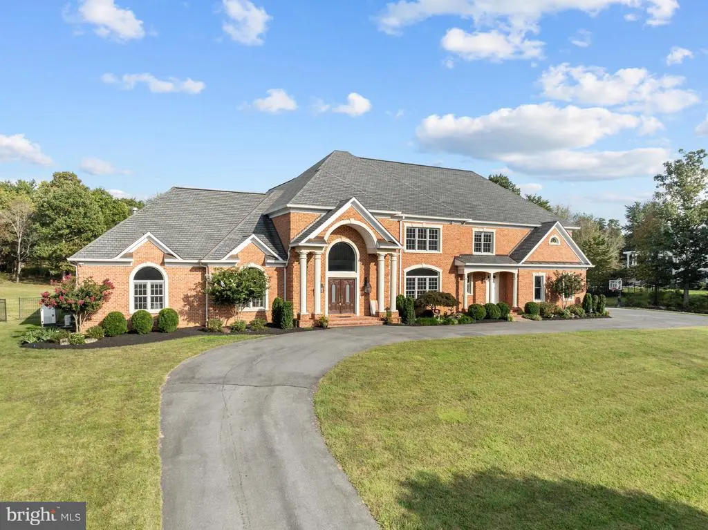 12713 Greenbriar Rd, Potomac