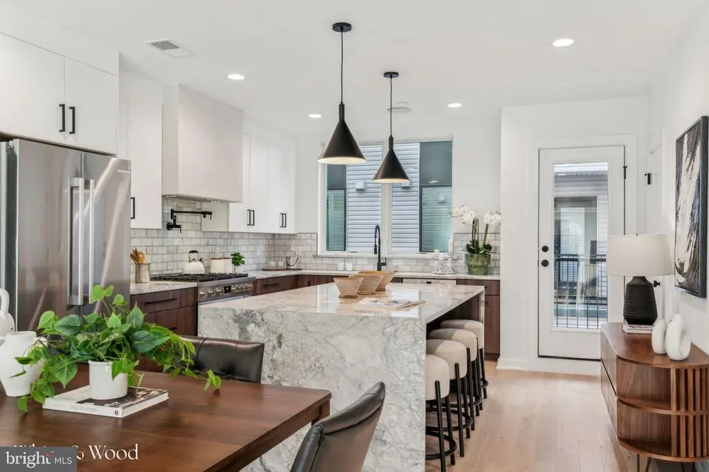 950 N 6th St, PHILADELPHIA