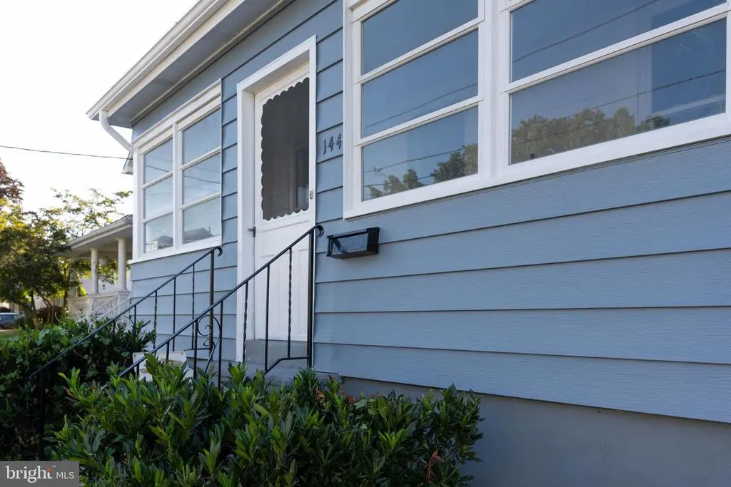 144 Beal St, HAMILTON