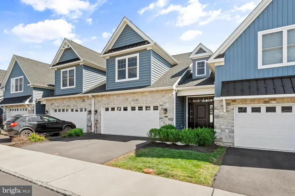 905 Holden Ct, WARMINSTER