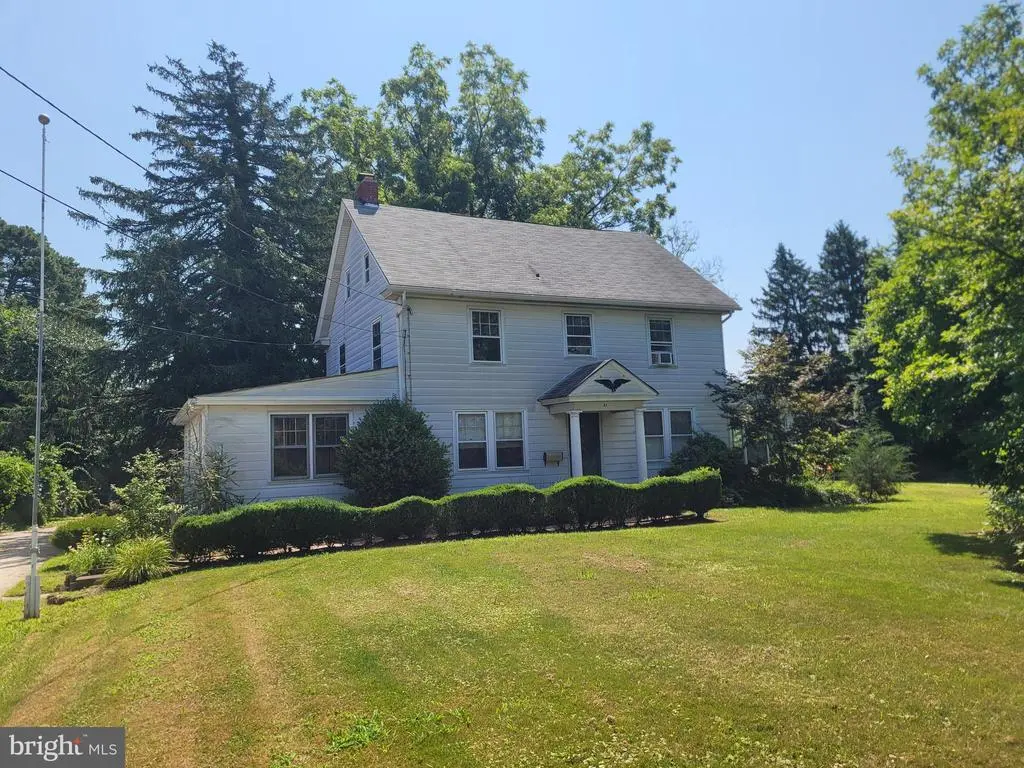 61 S Maple Ave, MARLTON