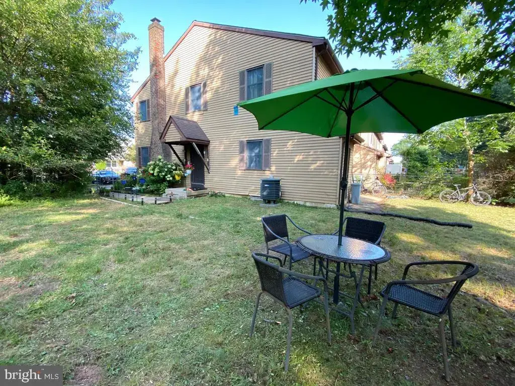 1024 Gates, WARMINSTER