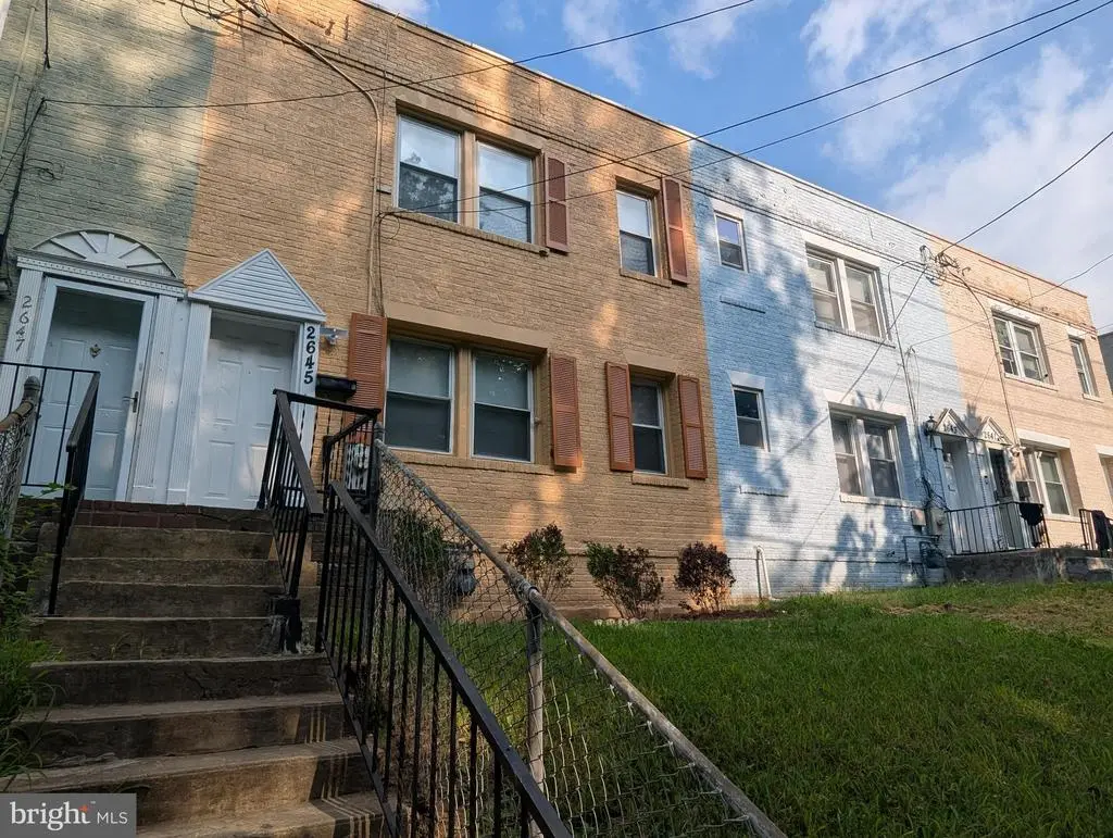 2645 30th St Se, WASHINGTON