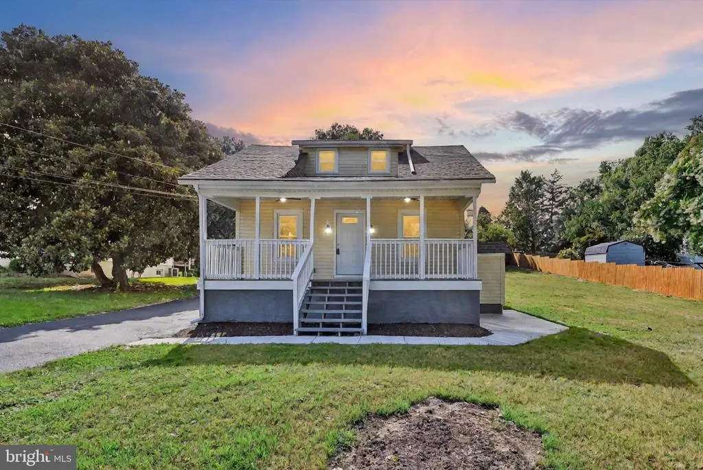 8812 Avondale Rd, PARKVILLE