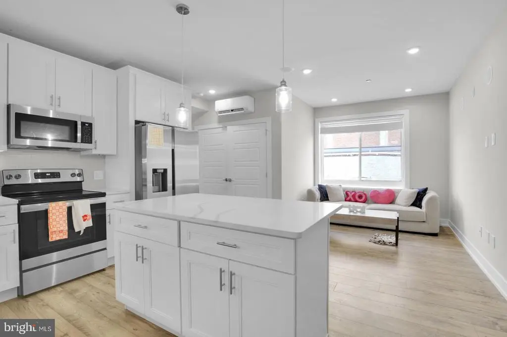 2209 N Broad St #401, PHILADELPHIA