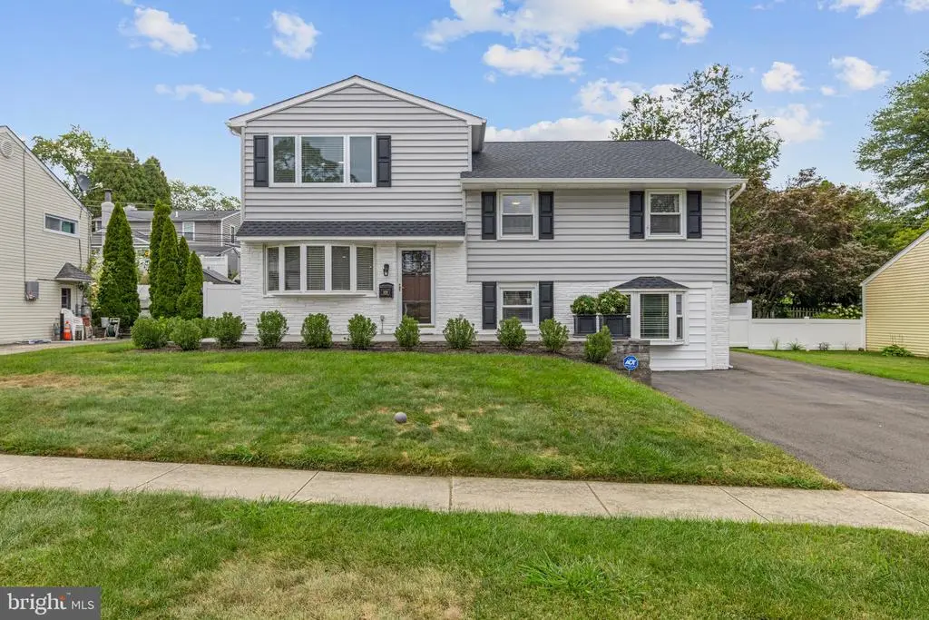 329 Williams Rd, Bryn Mawr