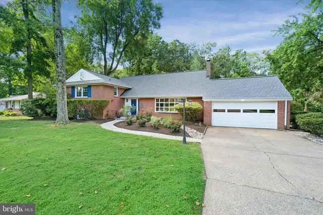 902 Cranbrook Dr, Wilmington