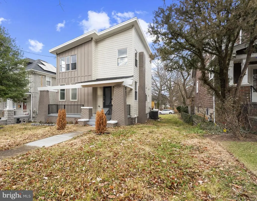 2316 Monroe St Ne, WASHINGTON