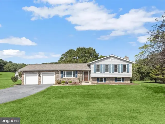 1734 Bloom Rd, Westminster
