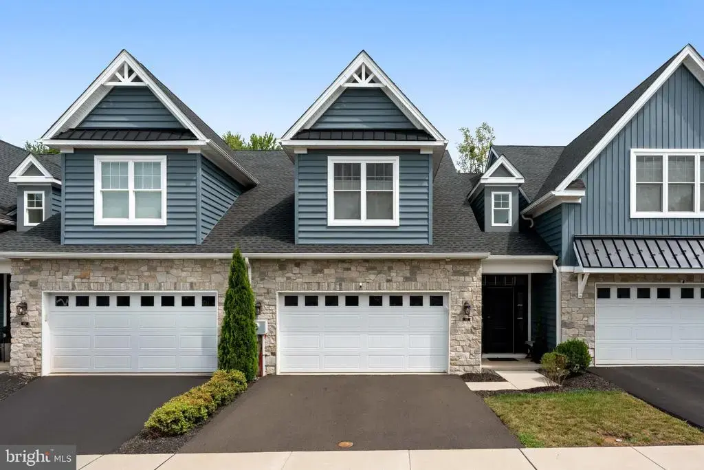 922 Holden Ct, WARMINSTER
