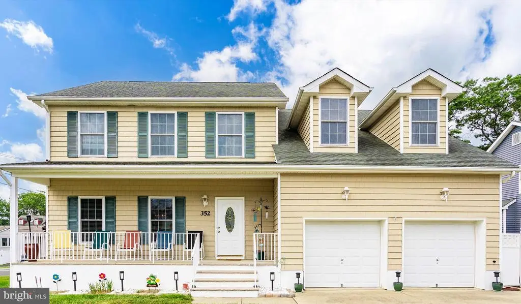 352 Halliard Ave, BEACHWOOD