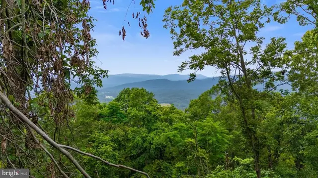 198 Acres Runions Creek, Broadway