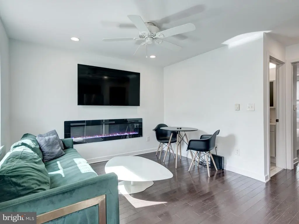 1331 S Woodstock St, PHILADELPHIA