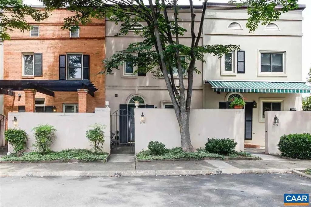 1636 Garden Ct, CHARLOTTESVILLE