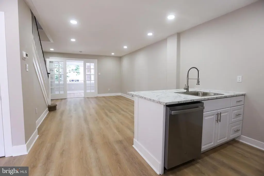 225 Wright Ave, DARBY