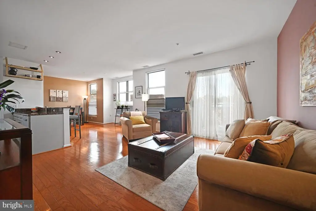 343 Cedar St Nw #322, WASHINGTON