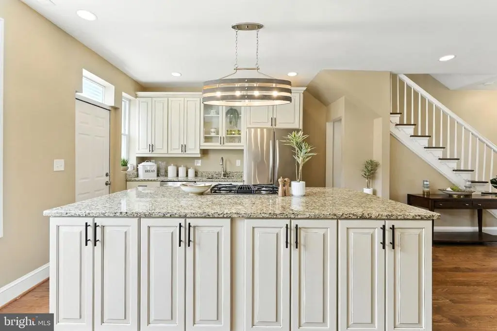 229 Ascot Pl Ne, WASHINGTON