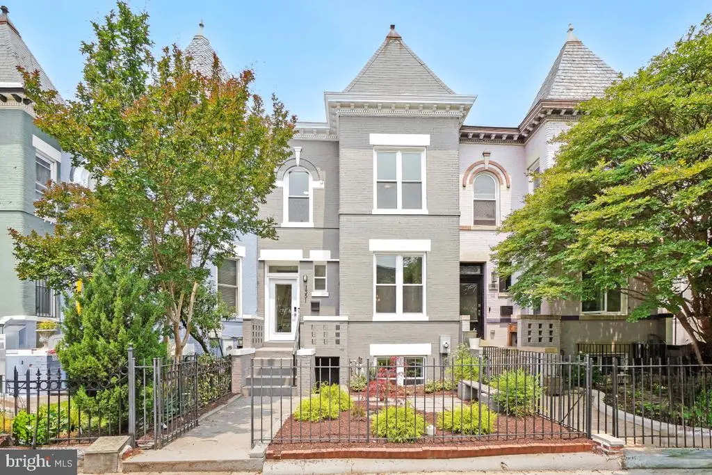 1351 Newton St Nw, WASHINGTON