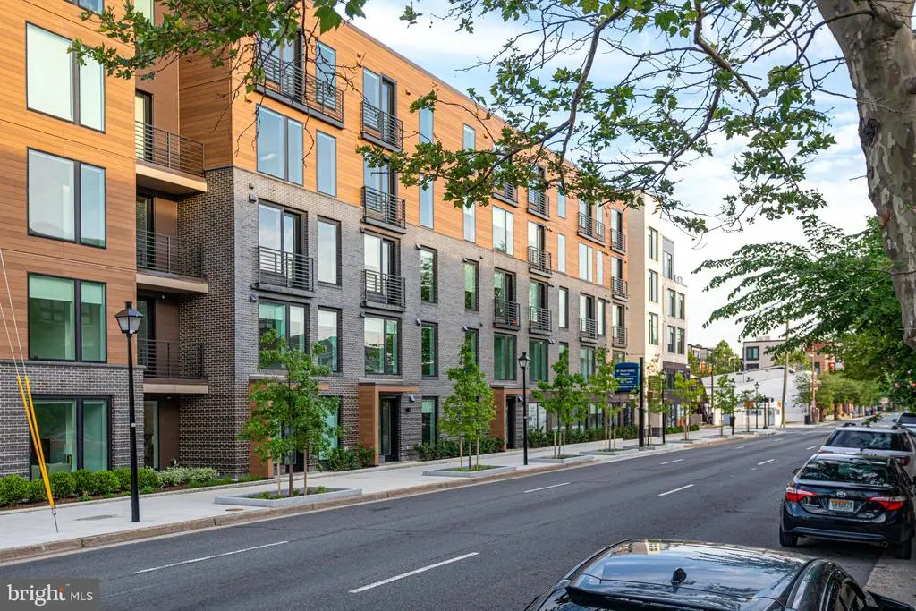 701 N Henry St #204, ALEXANDRIA