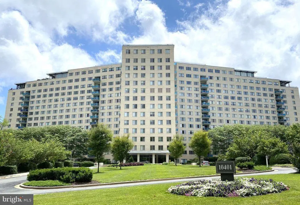 10401 Grosvenor Pl #1217, Rockville