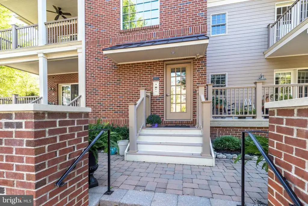 124 N Clinton St, DOYLESTOWN