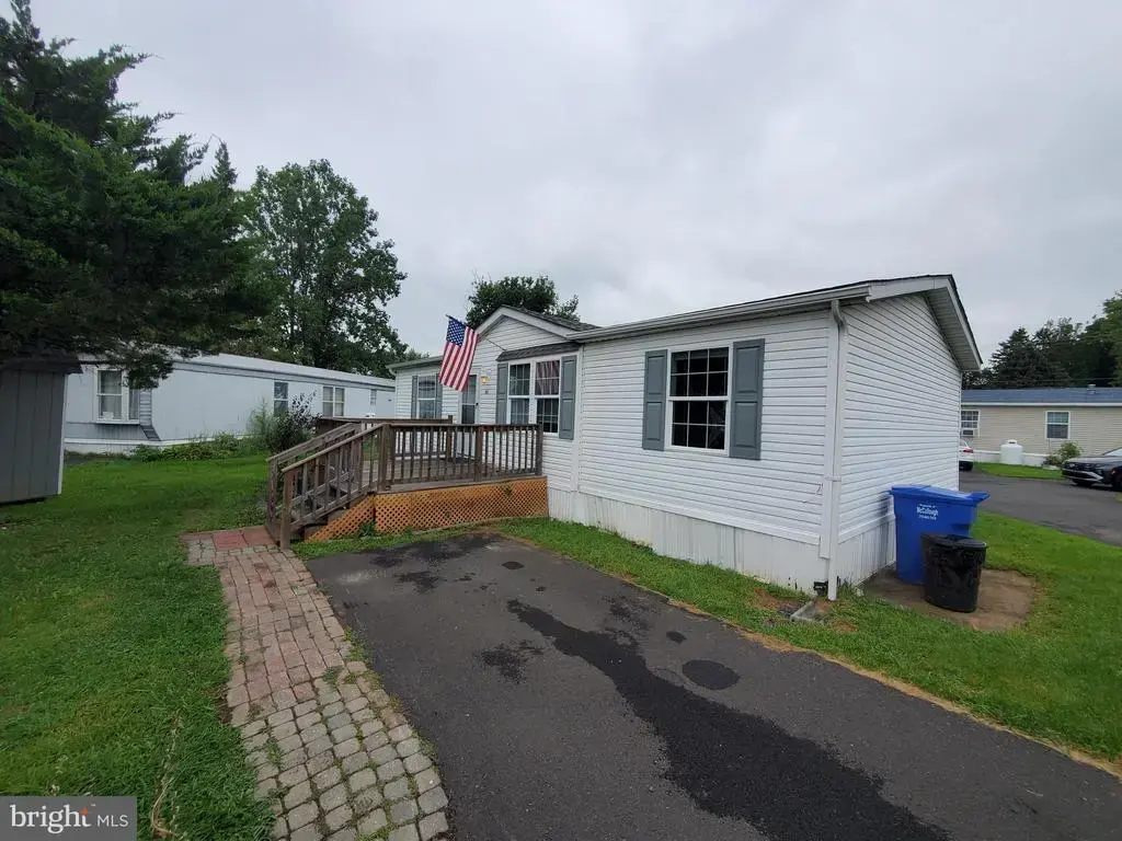 1446 Gibson Rd #b4, BENSALEM