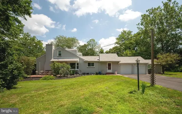 1005 Lakeside Dr, Newark