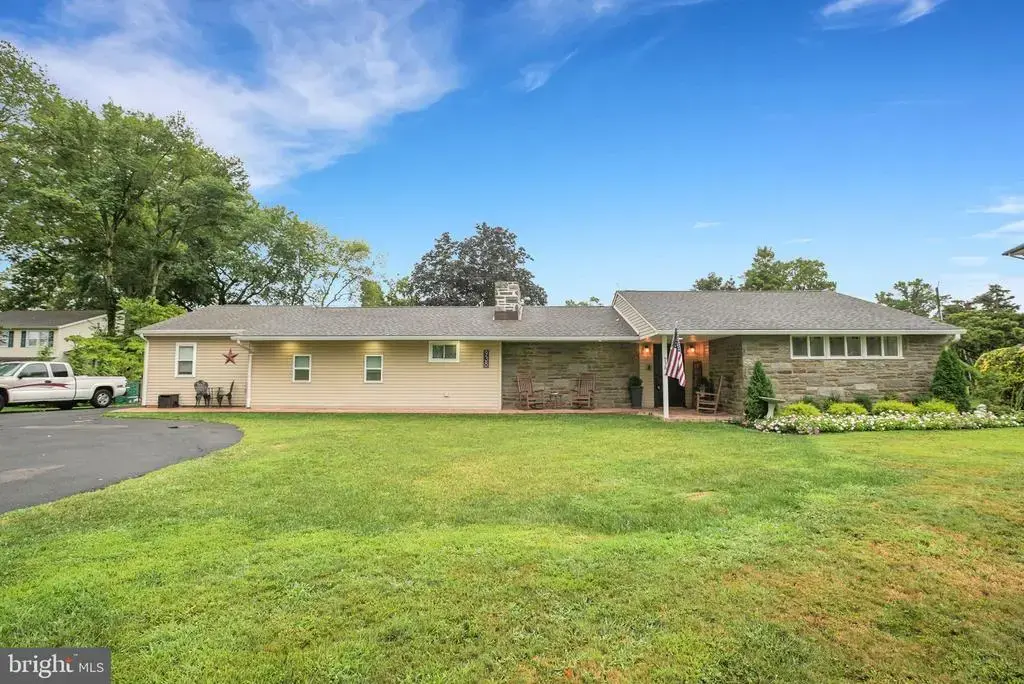 938 Ashton Rd, BENSALEM