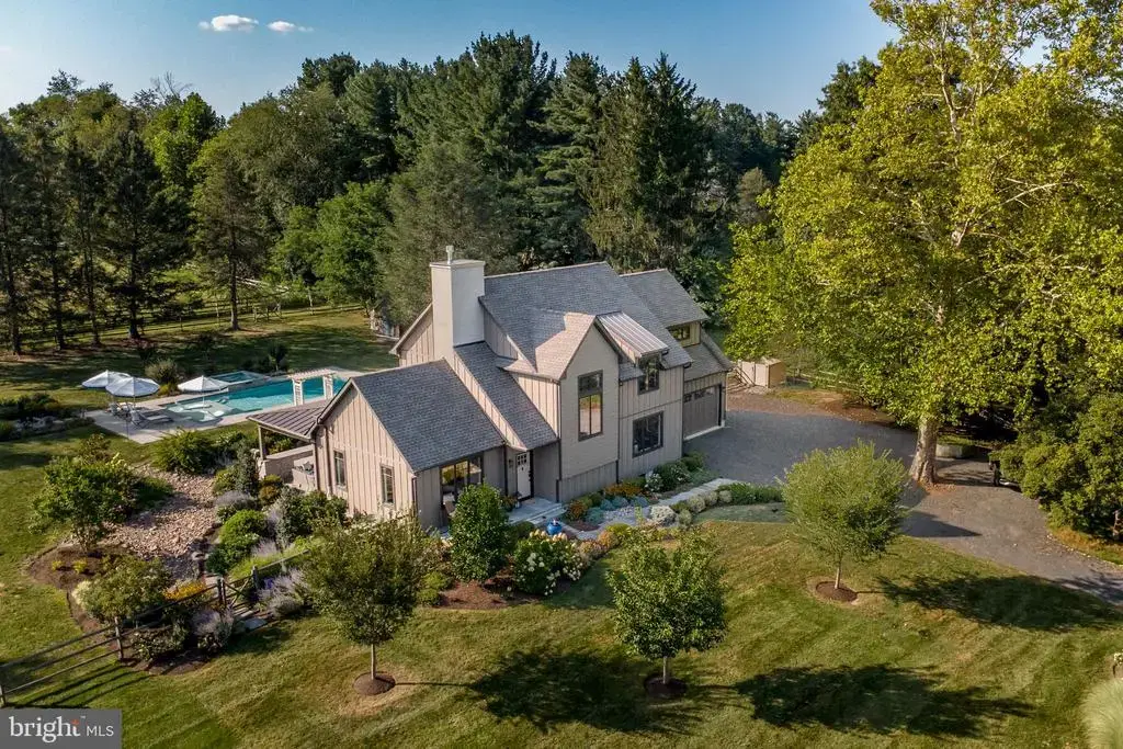 5726 Long Ln, DOYLESTOWN