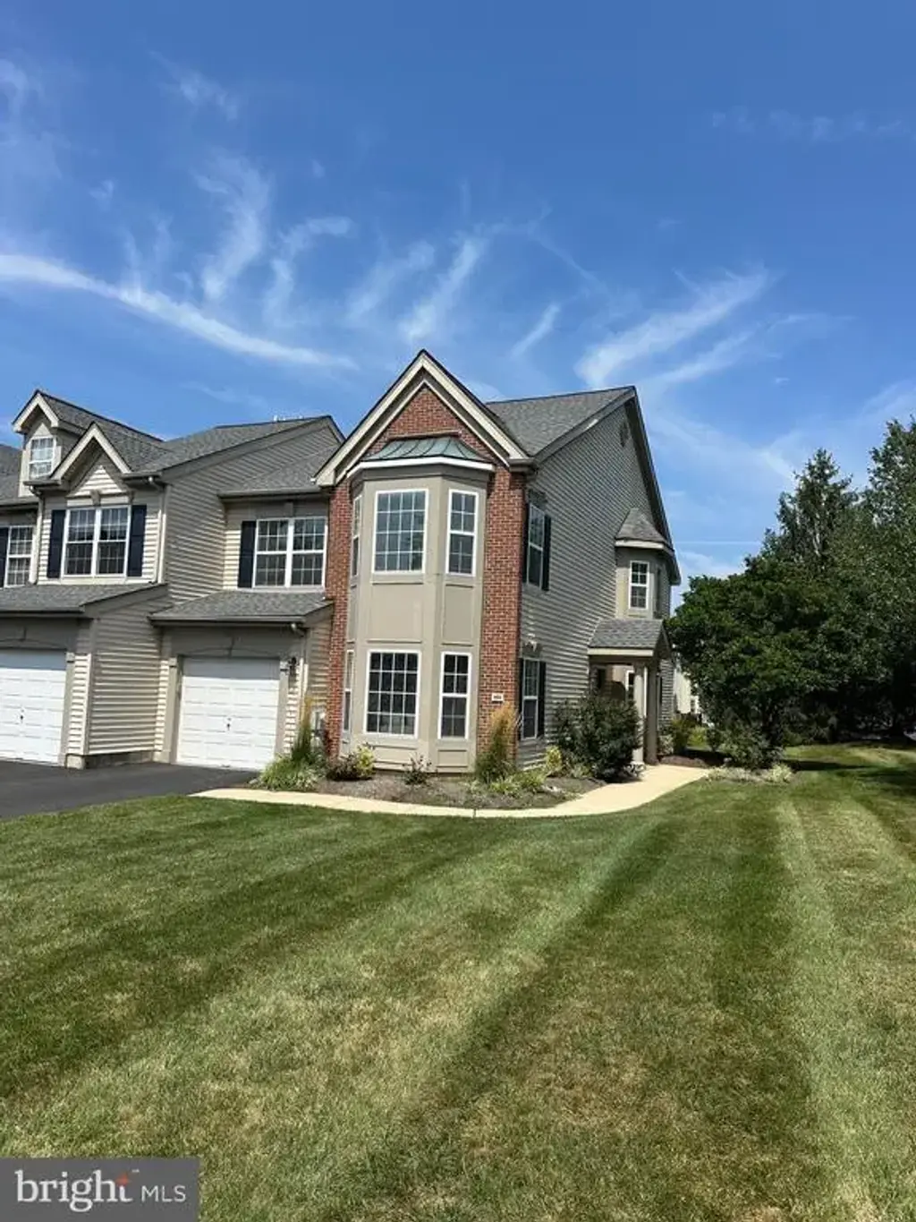 101 Tree Top Ct, WARWICK