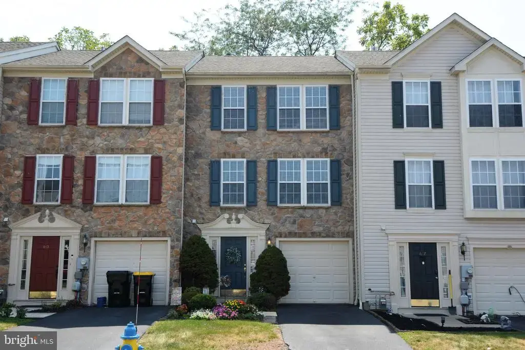 615 Village Ct, QUAKERTOWN