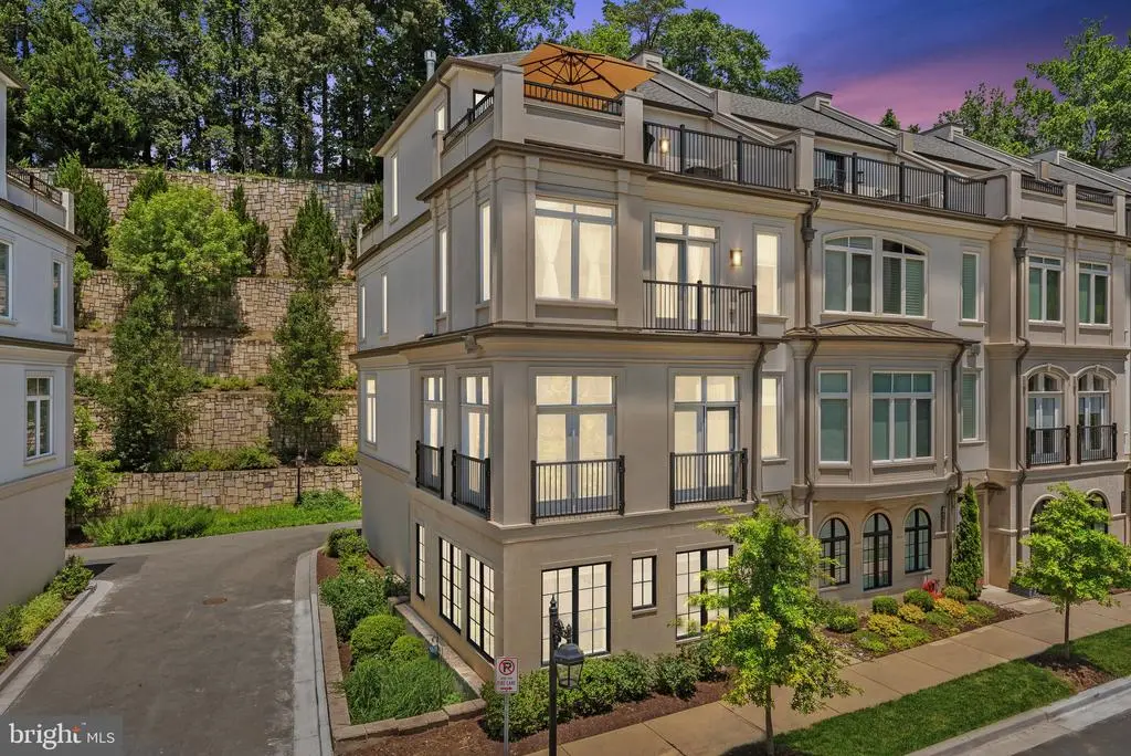 8135 River Rd, Bethesda