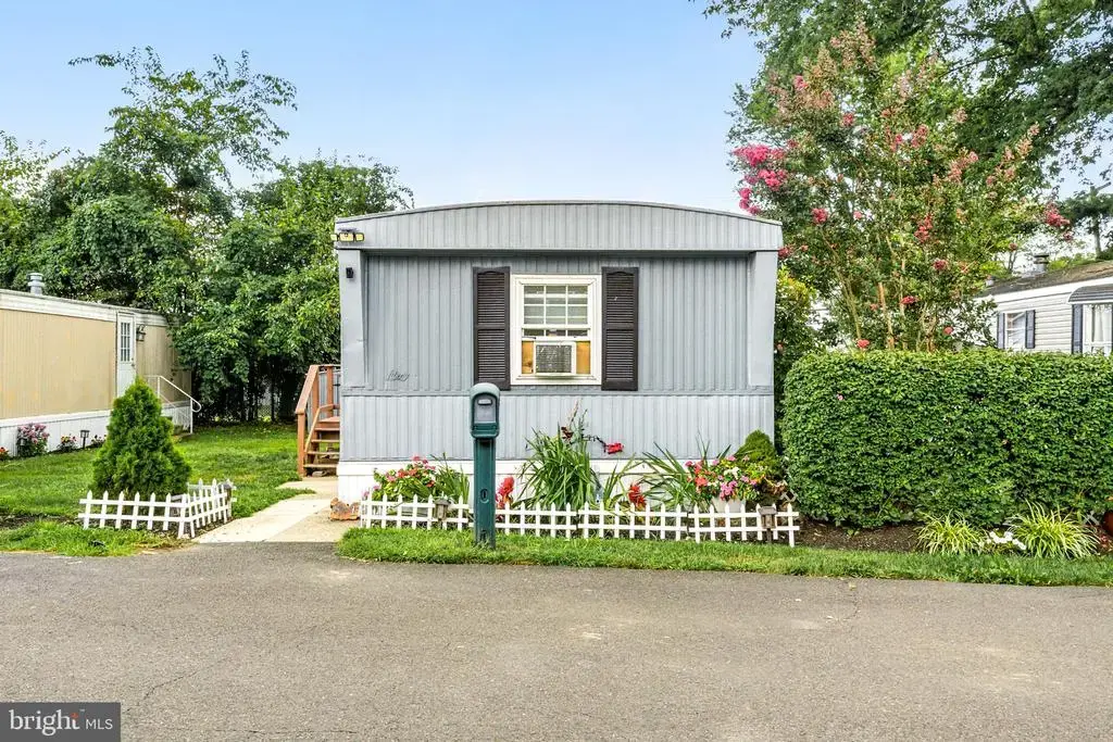 11 Kennedy Dr, FAIRLESS HILLS