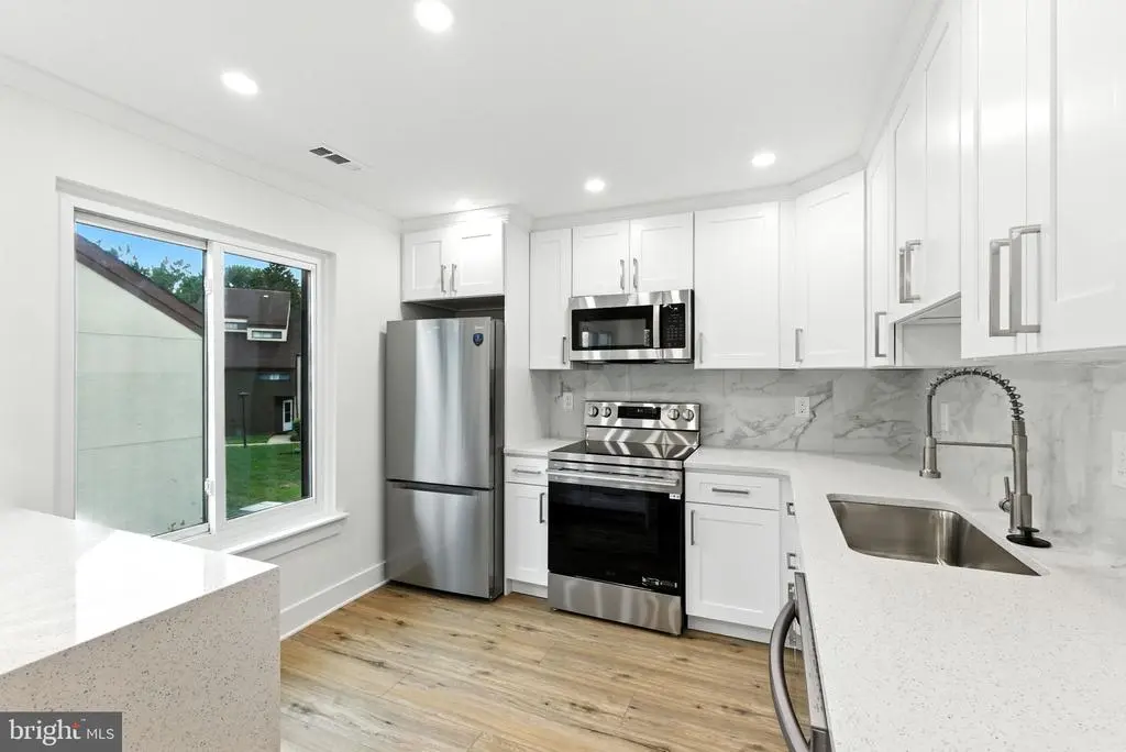 5008 N Convent Ln #276, PHILADELPHIA