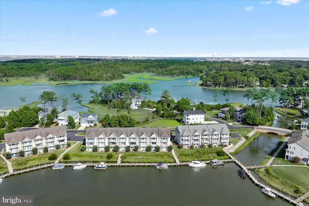 10900 Holystone Ln #202, Berlin