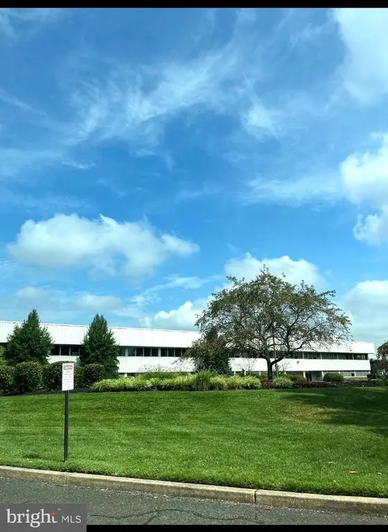 13000 Midlantic Dr, MOUNT LAUREL