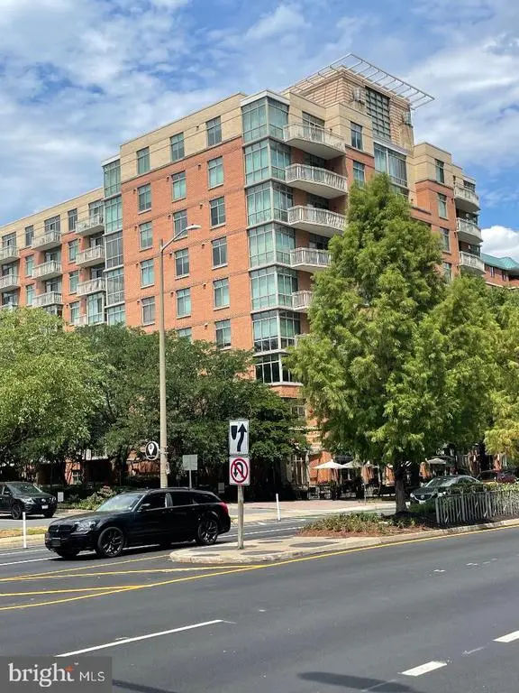 1000 N Randolph St #104, ARLINGTON