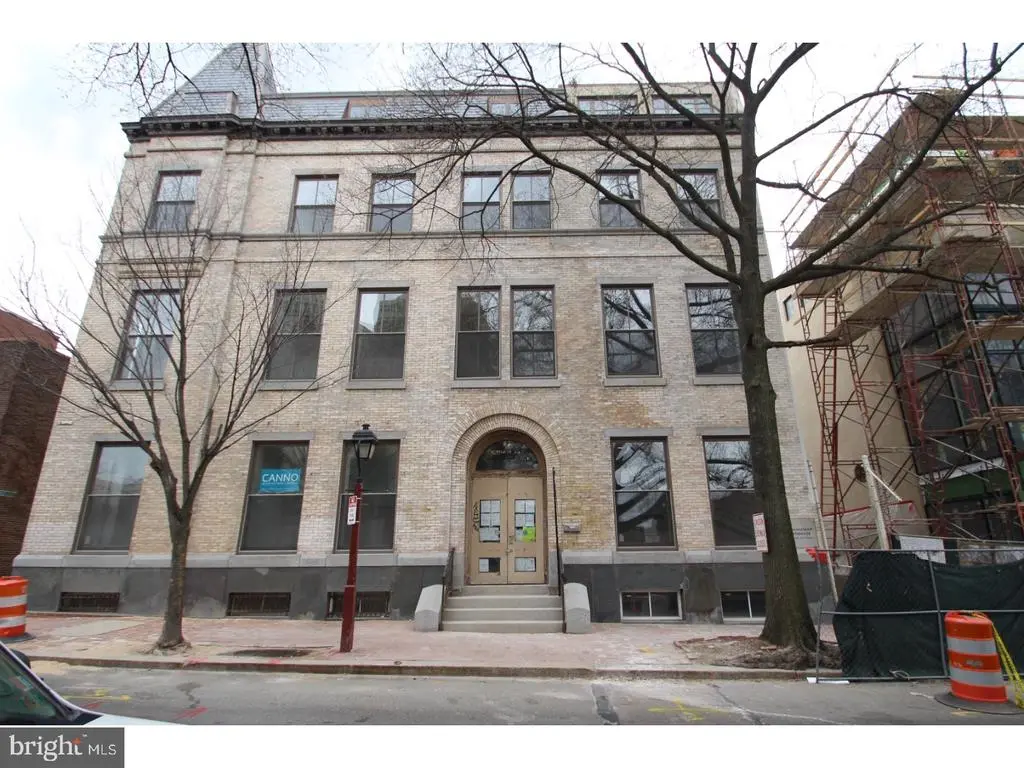 220 S 3rd St #204, PHILADELPHIA