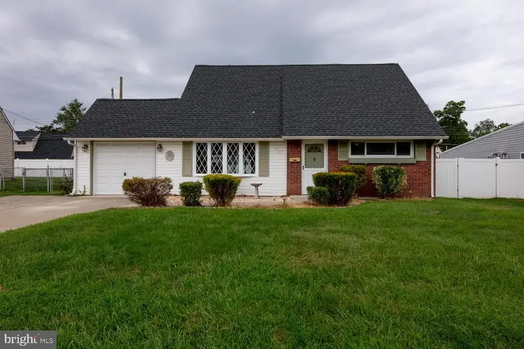 53 Margin Rd, LEVITTOWN