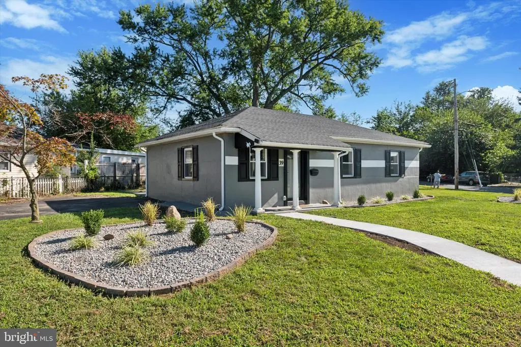 39 Memorial Dr, NEW CASTLE