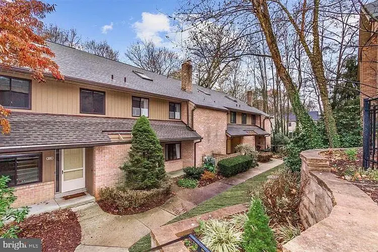 337 Paoli Woods, Paoli