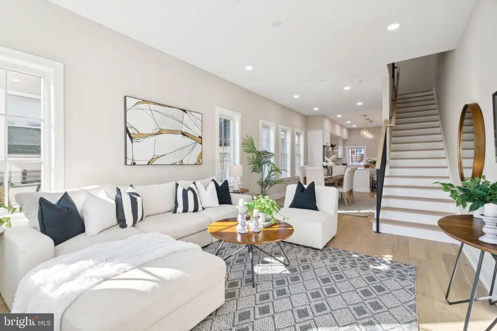 345 E Gorgas Ln, PHILADELPHIA