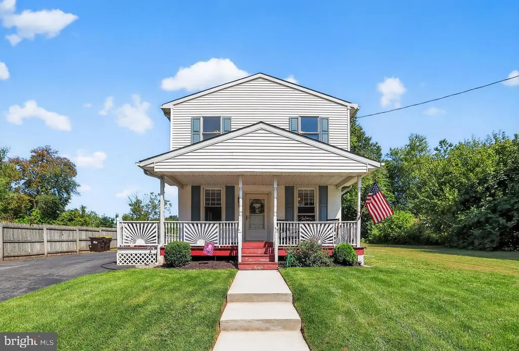 1079 Riverside Dr, POTTSTOWN