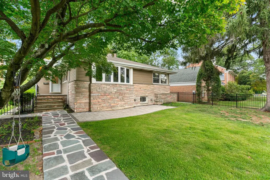 212 Crystal Lake Ave, AUDUBON