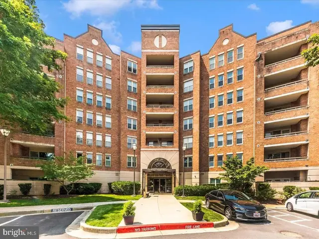 7317 Eden Brook Dr #h-401, Columbia