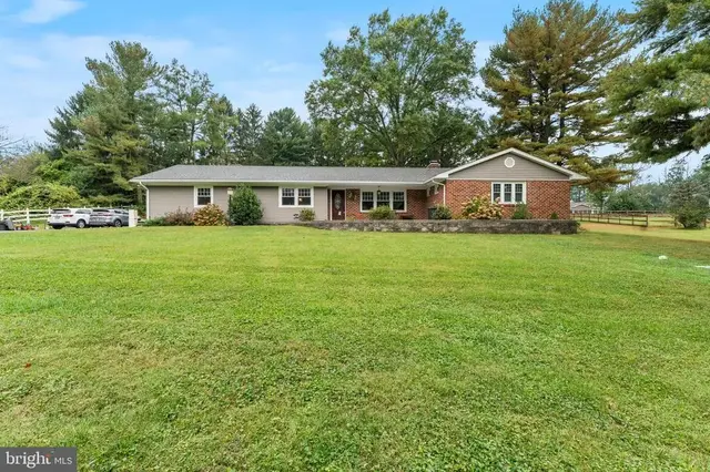 1208 Wynside Ln, Hampstead