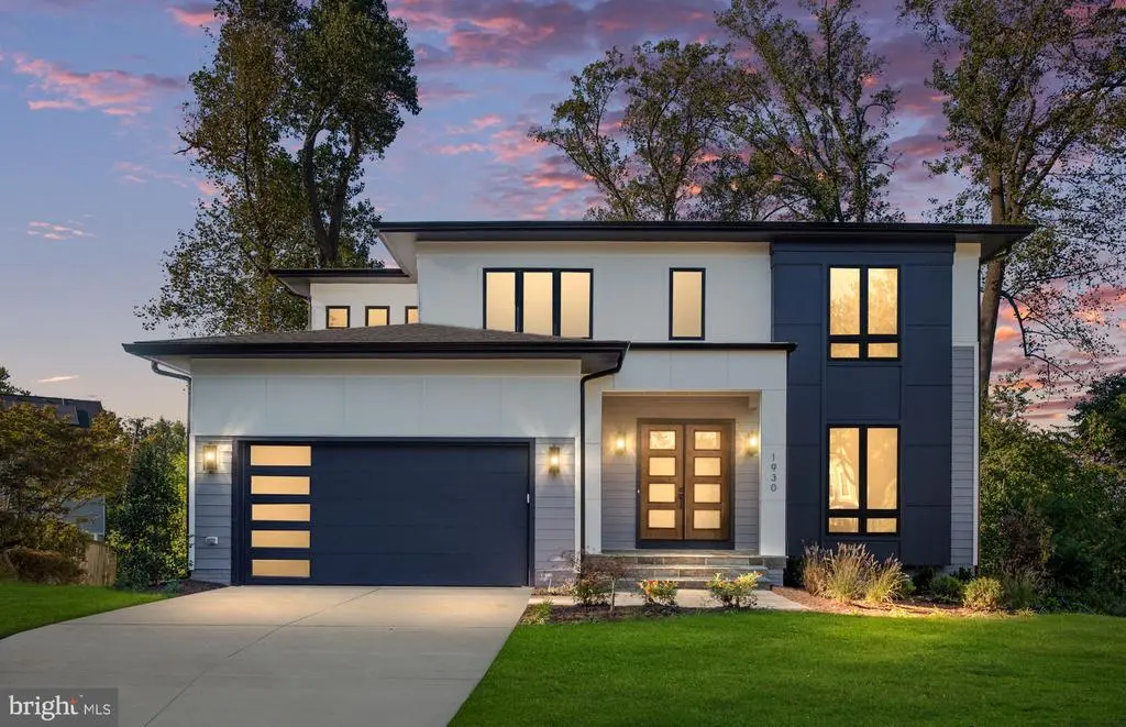 1930 Fisher Ct, FALLS CHURCH