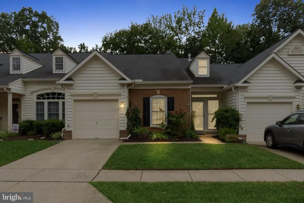 381 Colony Point Pl, Edgewater