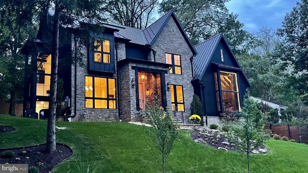 1441 Woodacre Dr, MCLEAN